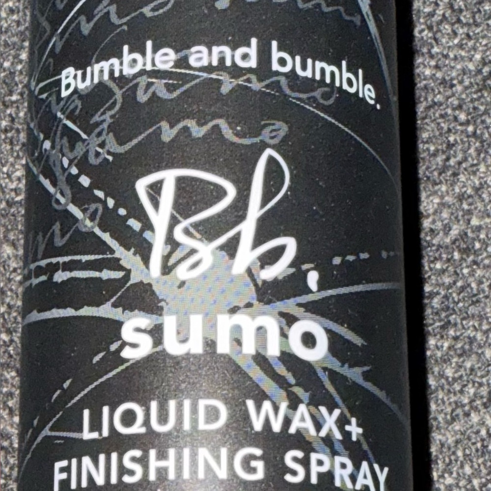 Bumble and bumble Sumo Liquid Wax+ Finishing Spray in Black